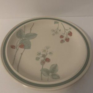 Vintage Wedgwood Raspberry Cane 10.5" Dinner Plate Off The Rim Green Band